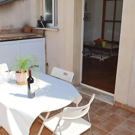 Nice In Sller With 4 Bedrooms And Wifi Holiday home